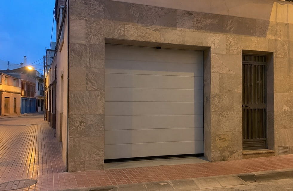 Reparación de puertas de garaje en Catarroja